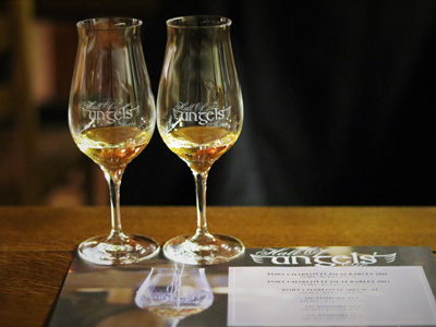 Glas, Schnaps, Weinglas, Esstisch, Bier