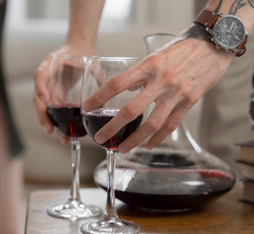 Dekantieren oder nicht? Wann ein Wein wirklich Luft braucht! Alkohol, Schnaps, Roter Wein, Wein, Glas